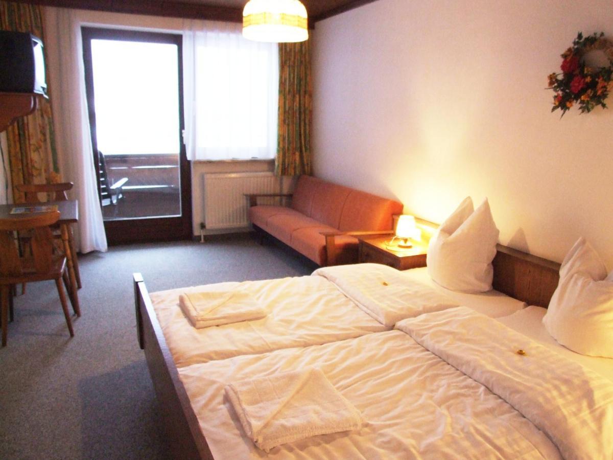 לינה וארוחת בוקר גרוסארל Haus Alpina By Chatel Reizen חדר תמונה