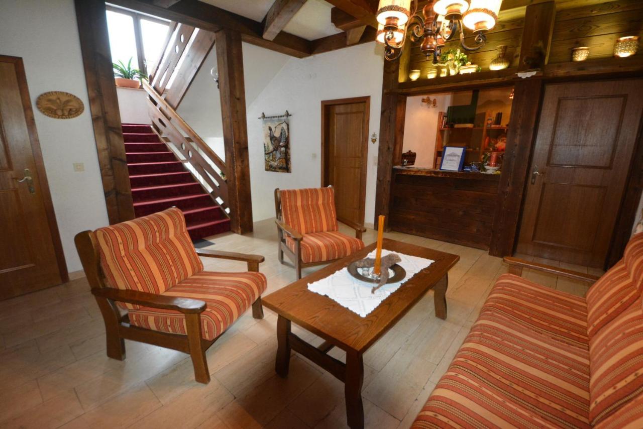 לינה וארוחת בוקר גרוסארל Haus Alpina By Chatel Reizen מראה חיצוני תמונה